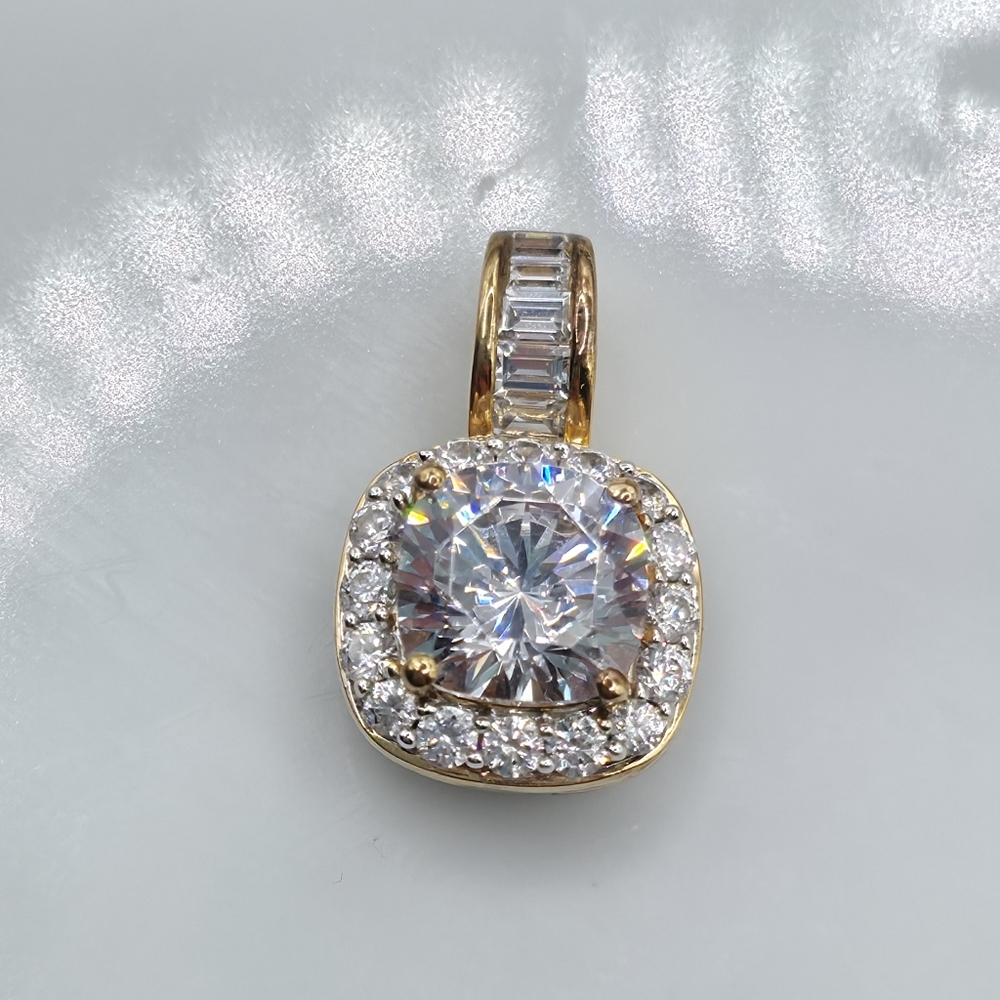 Extraordinary Sparkling Clear Quartz Victoria Wieck  Ring And Pendant Set - Picture 15 of 17